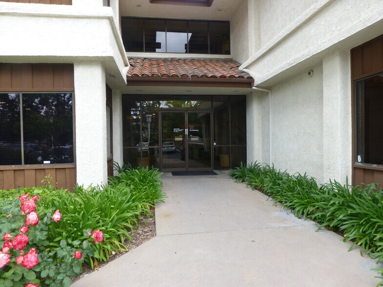 More Photos Of 660 Hampshire Rd, Westlake Village Office For Sale