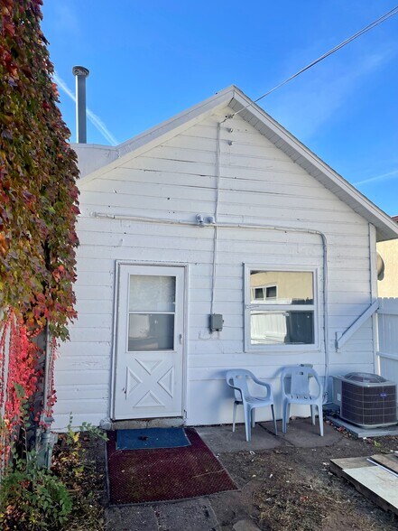 More Photos Of 243 3rd St N, Bayport Office For Sale