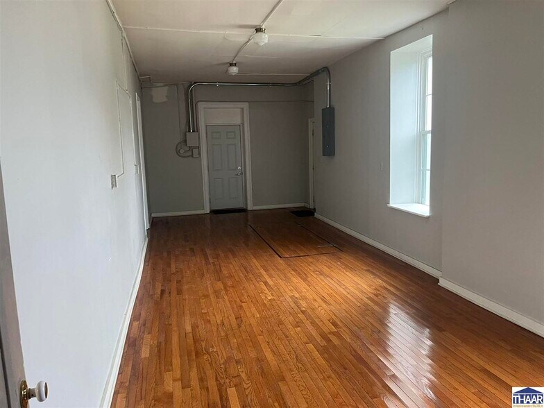 More Photos Of 219 Ohio St, Terre Haute Office For Sale