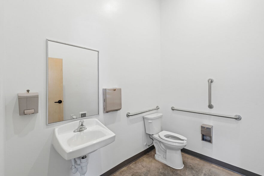 More Photos Of 21 Meridian Ct, Kalispell Light Distribution For Sale