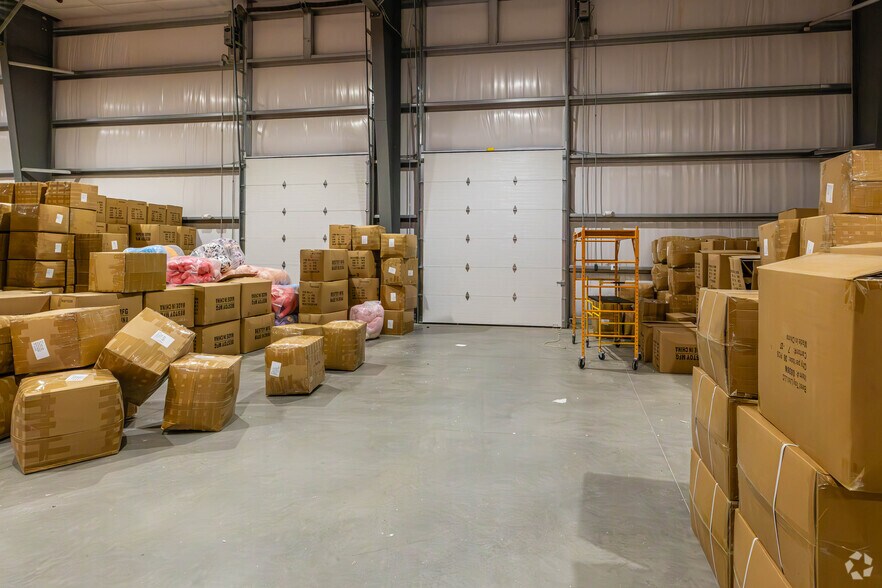 More Photos Of 1 Industrial Ct, Freehold Industrial For Lease