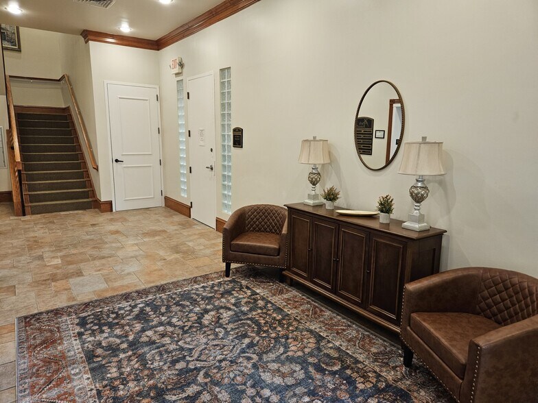 More Photos Of 2304 W Interstate 20, Arlington Office For Lease