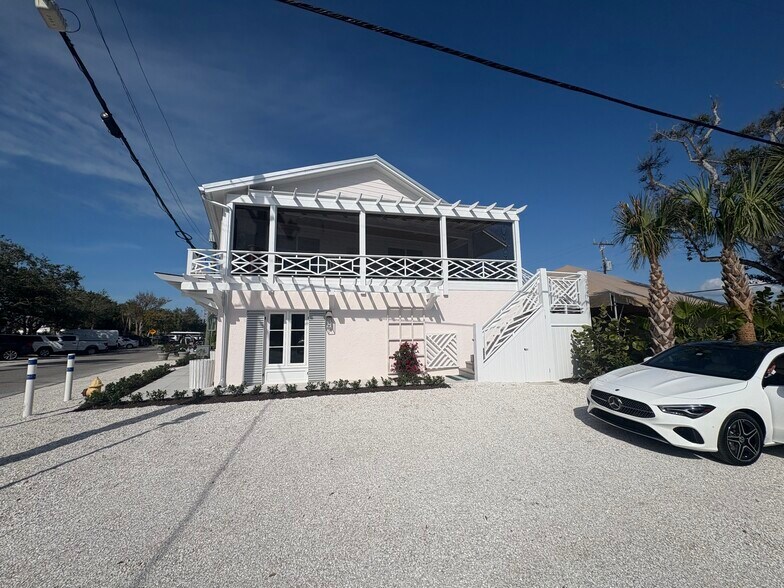 More Photos Of 310 E Railroad Ave, Boca Grande Restaurant For Lease