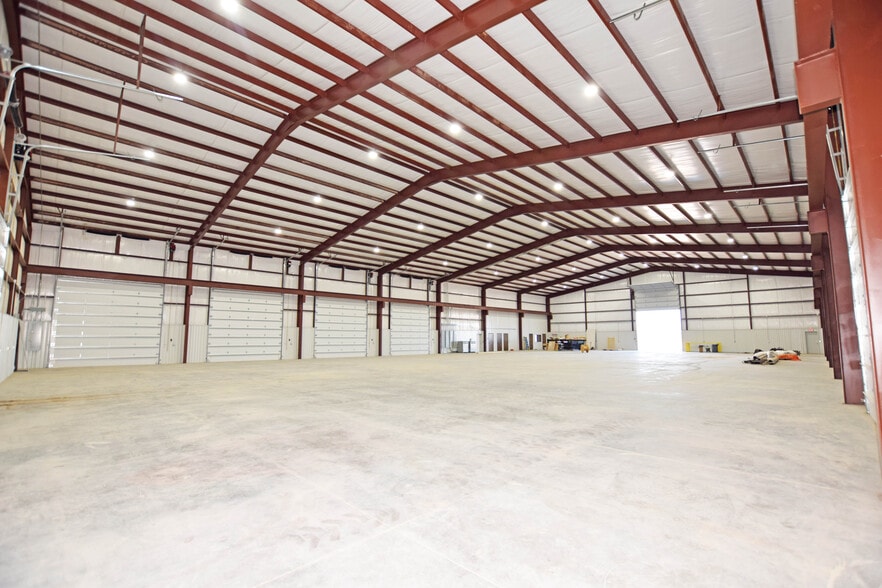 More Photos Of 930 338 loop, Odessa Warehouse For Lease
