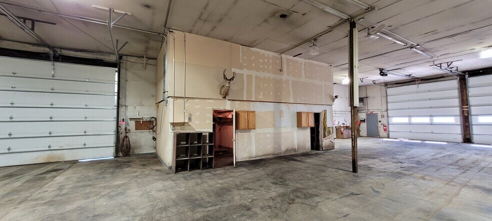 More Photos Of 3105 Vaughn Rd, Great Falls Industrial For Sale