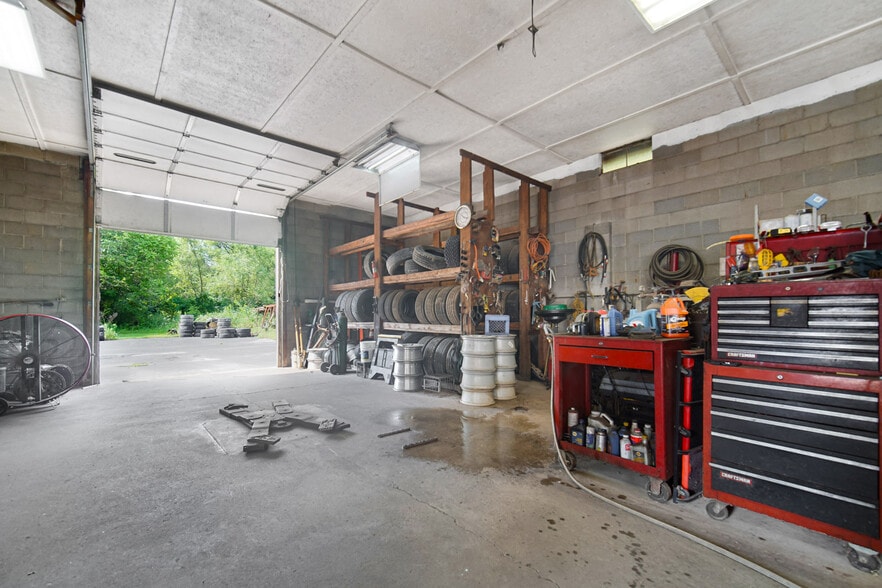 More Photos Of 0115 W State Road 10, North Judson Light Distribution For Sale