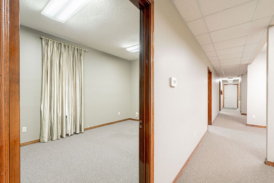 More Photos Of 3329 Florida Ave, Kenner Office For Sale