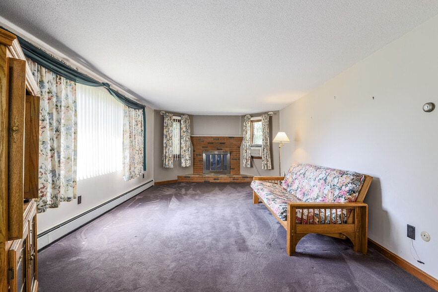 More Photos Of 199 Main St, Shrewsbury Specialty For Sale