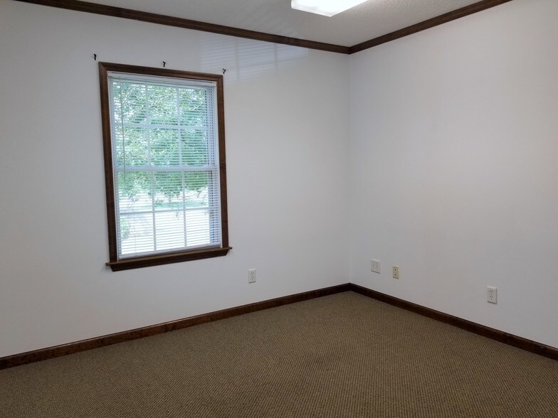 More Photos Of 1201 Shadowlawn Dr, Saint Marys Freestanding For Lease