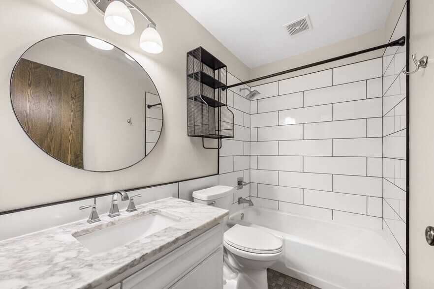 More Photos Of 1800 Larpenteur Ave W, Falcon Heights Apartments For Sale