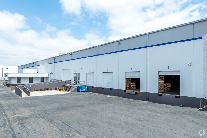 More Photos Of 7391 Heil Ave, Huntington Beach Warehouse For Lease
