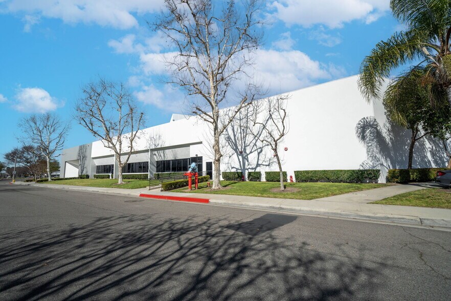 More Photos Of 7101 Village Dr, Buena Park Warehouse For Lease