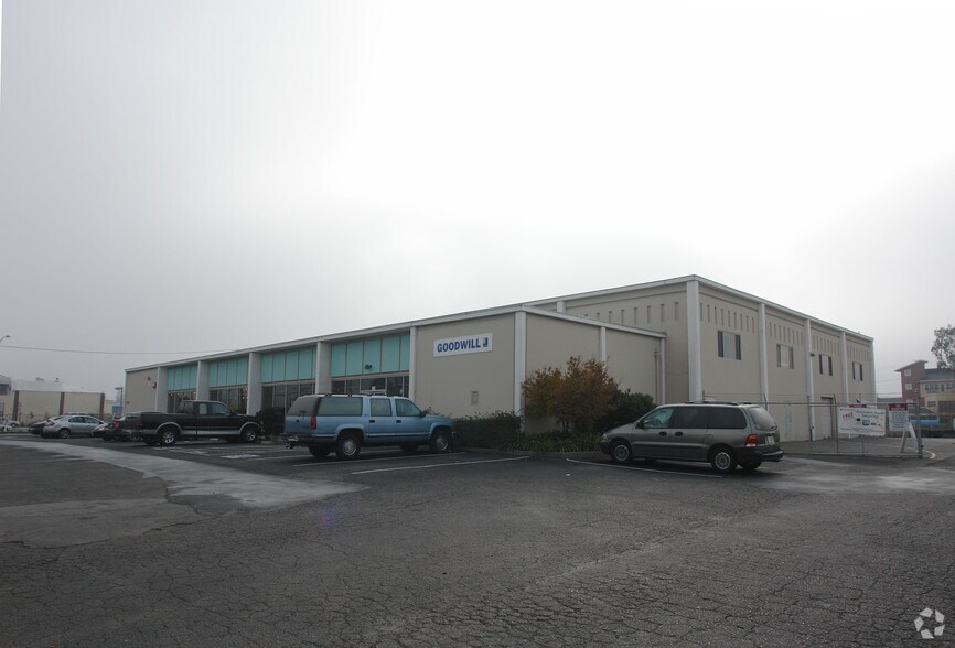 Primary Photo Of 1000 Lakeville St, Petaluma Freestanding For Sale
