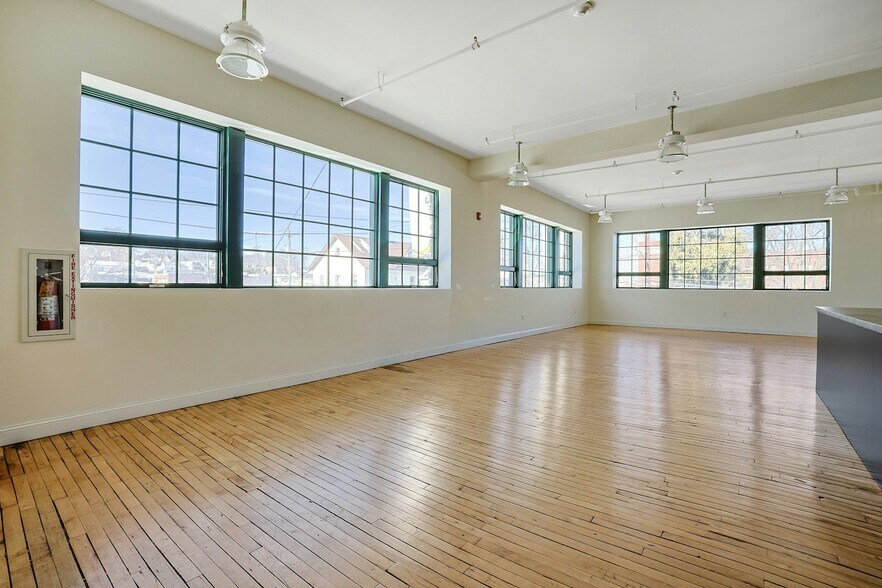 More Photos Of 31 W Broad St, Haverstraw Office For Lease