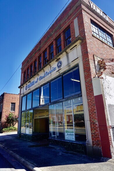 More Photos Of 121 E Franklin Blvd, Gastonia Storefront Retail Office For Lease