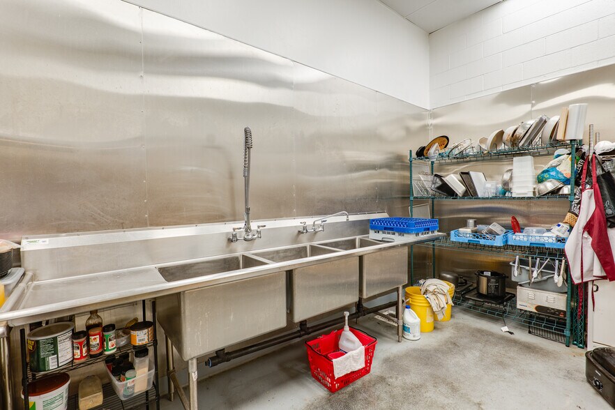 More Photos Of 844 Olive St, Eugene Restaurant For Lease