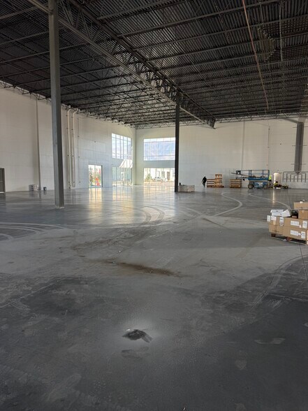 More Photos Of 235 Sugar St, Layton Industrial For Lease