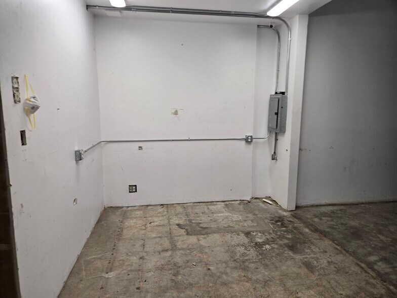 More Photos Of 5120-5126 W Pico Blvd, Los Angeles Office For Lease