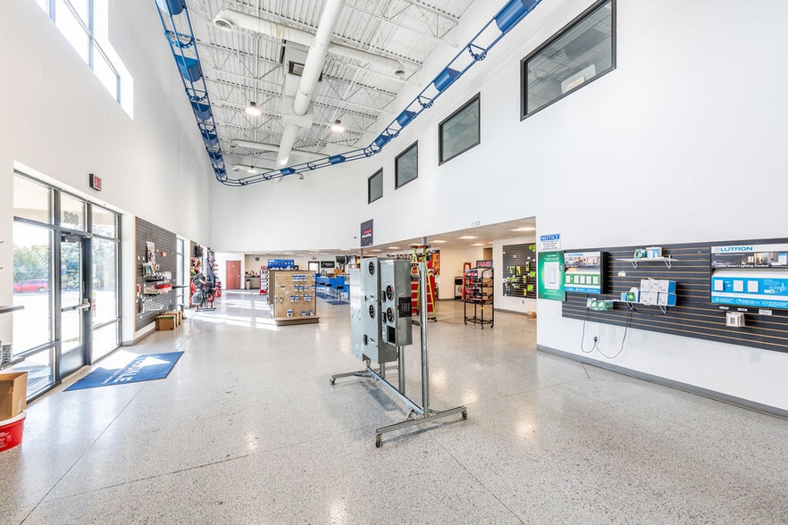 More Photos Of 662 W Commerce Park Dr, Midvale Warehouse For Sale