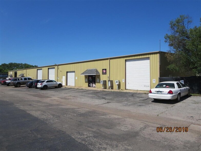 More Photos Of 3724 E 2nd St, Edmond Warehouse For Sale