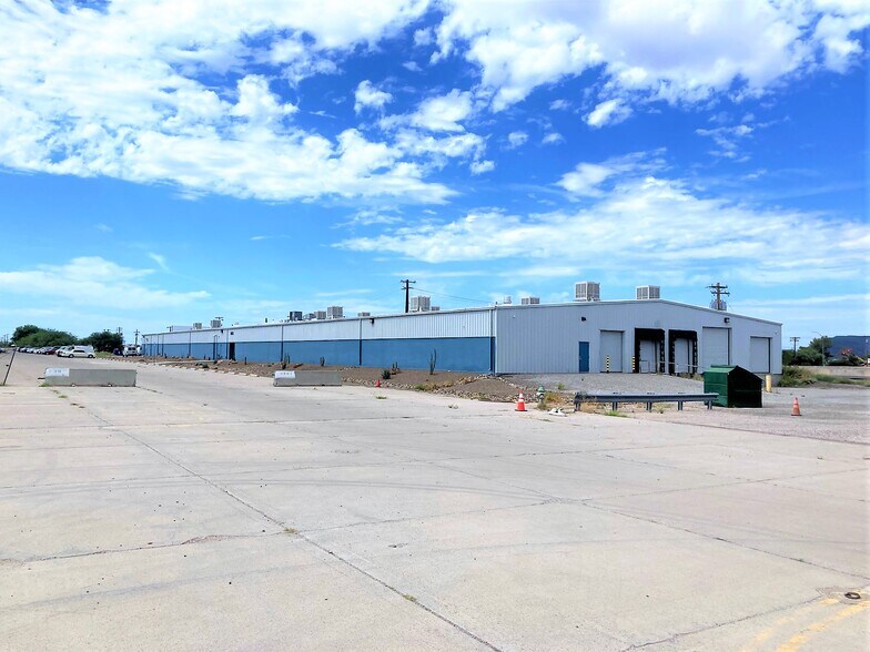 More Photos Of 6900 S Park Ave, Tucson Warehouse For Lease