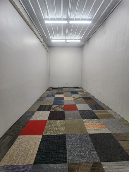 More Photos Of 44 NE 51st St, Oklahoma City Light Distribution For Lease