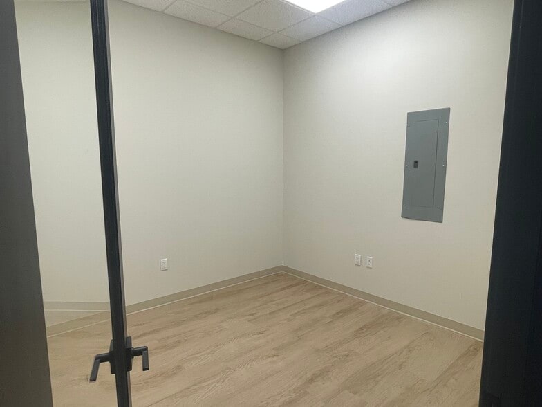 More Photos Of 3369 Argent Blvd, Ridgeland Office For Lease