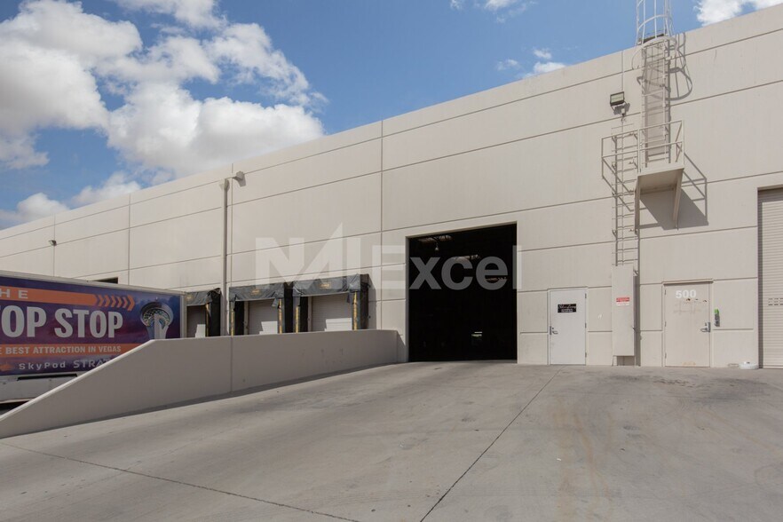 More Photos Of 1660 Helm Dr, Las Vegas Warehouse For Lease