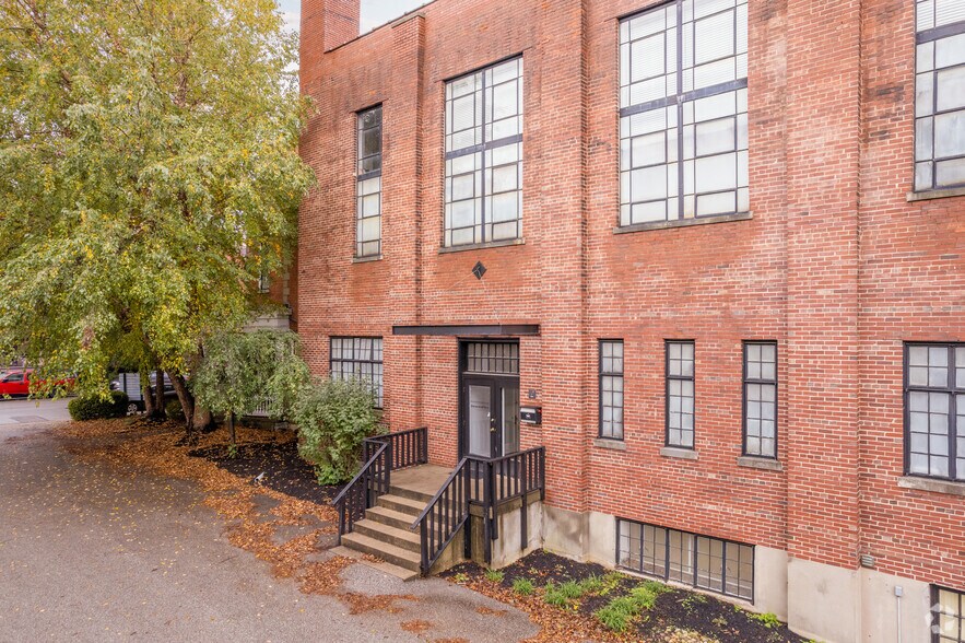 More Photos Of 118 W 5th St, Covington Loft Creative Space For Sale