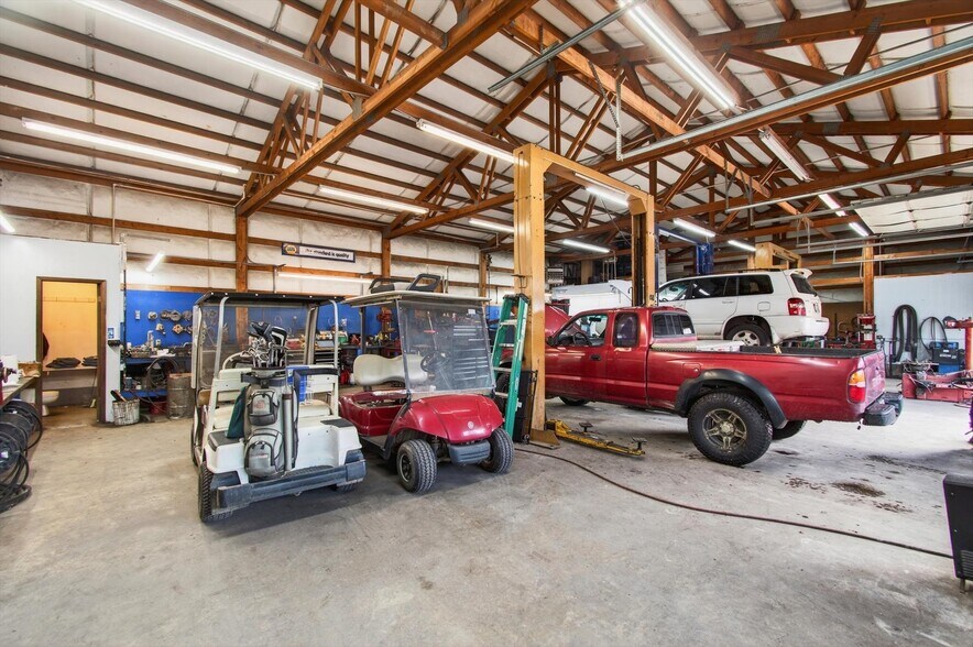 More Photos Of 305 E State Route 4, Cathlamet Auto Repair For Sale