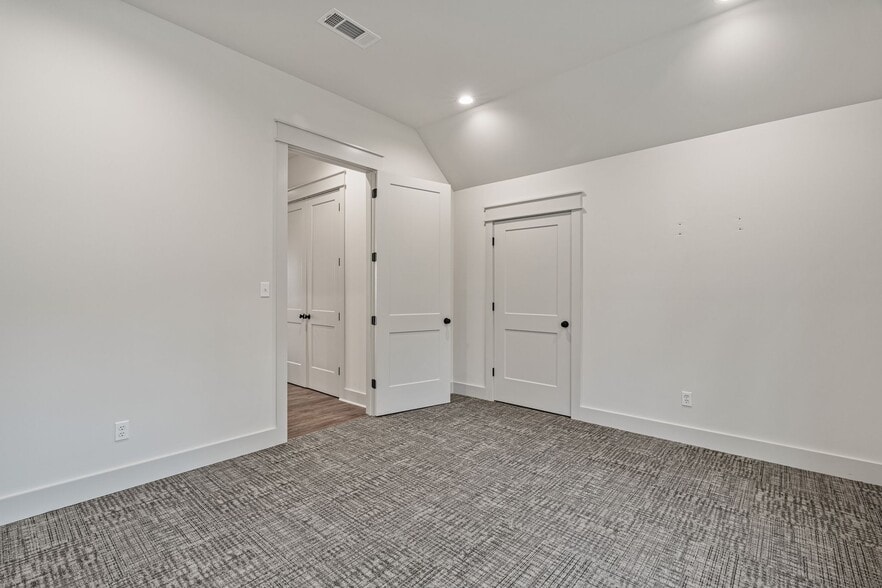 More Photos Of 4194 MS-589, Sumrall Office For Sale