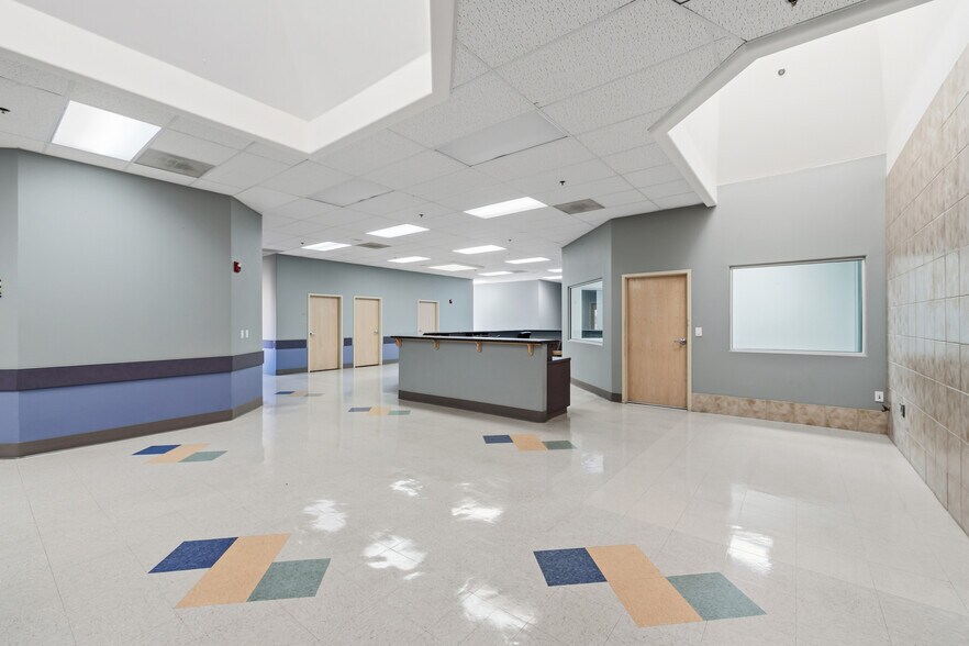 More Photos Of 2101 S Cynthia St, McAllen Medical For Lease