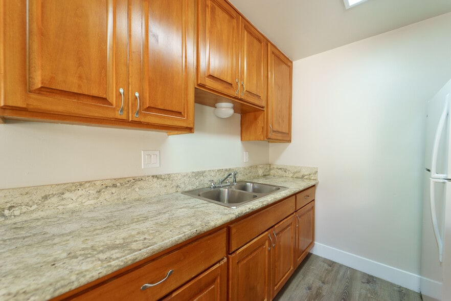 More Photos Of 12430 Oak Knoll Rd, Poway Apartments For Sale