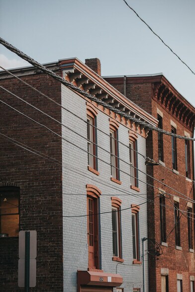 More Photos Of 32 Chambers St, Newburgh Light Manufacturing For Sale