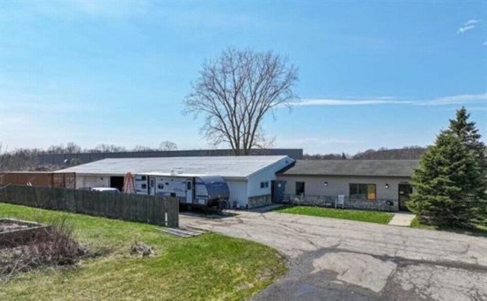 More Photos Of 10460 N Holly Rd, Holly Warehouse For Sale