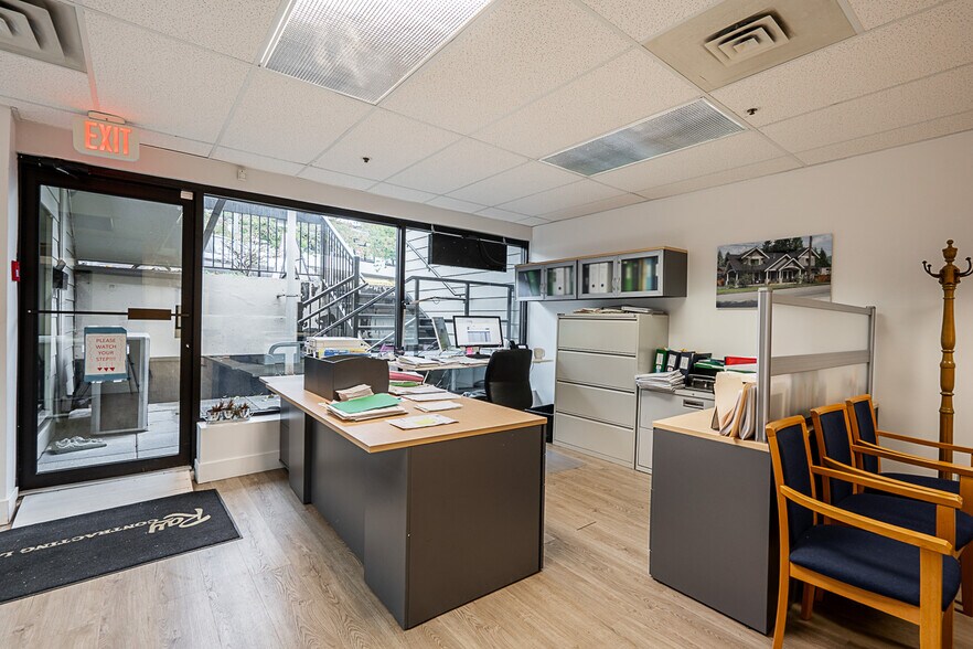 More Photos Of 2450-2472 Haywood Ave, West Vancouver Office For Sale