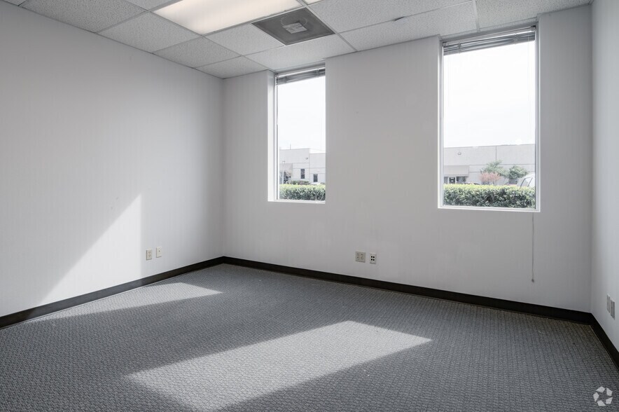 More Photos Of 7415 Whitehall St, Richland Hills Light Distribution For Lease