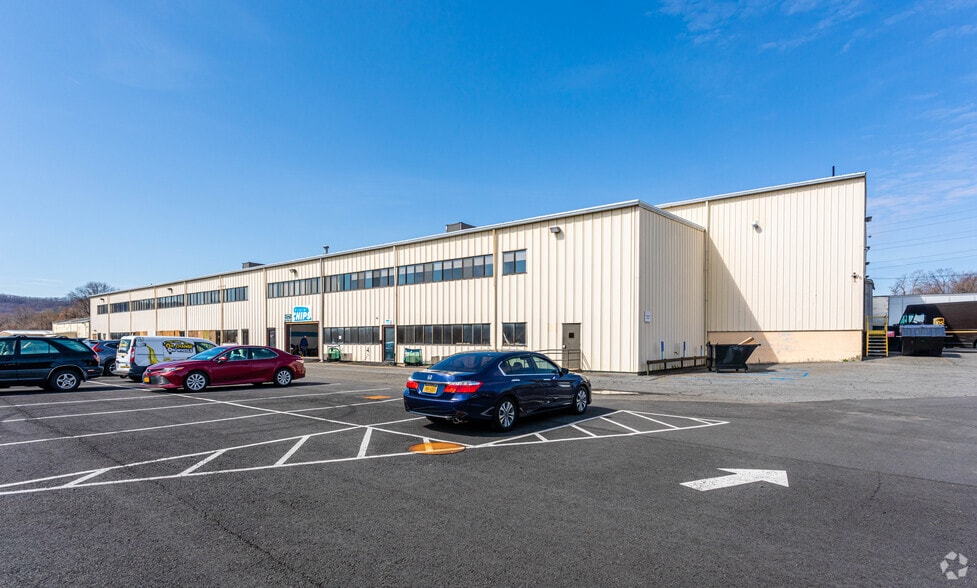 More Photos Of 50 Holt Dr, Stony Point Warehouse For Lease