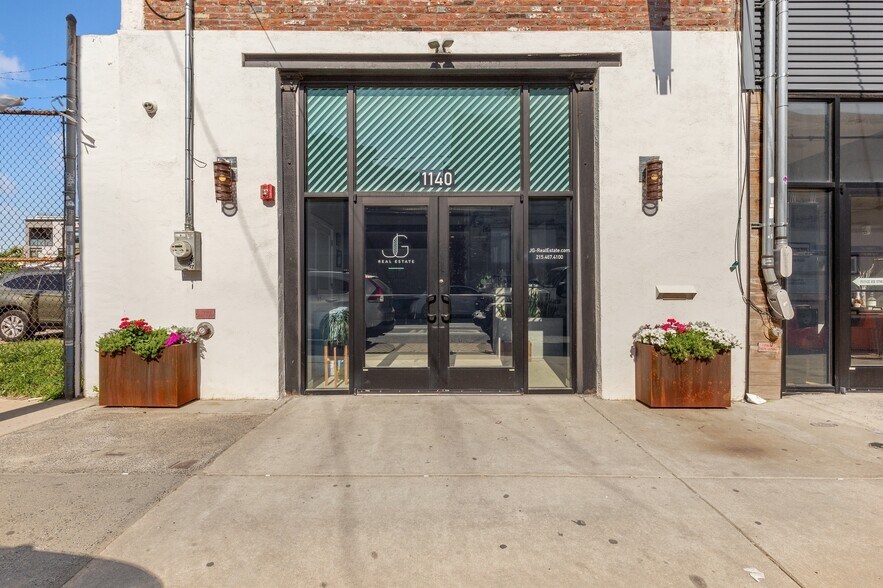 Primary Photo Of 1140 Frankford Ave, Philadelphia Restaurant For Sale