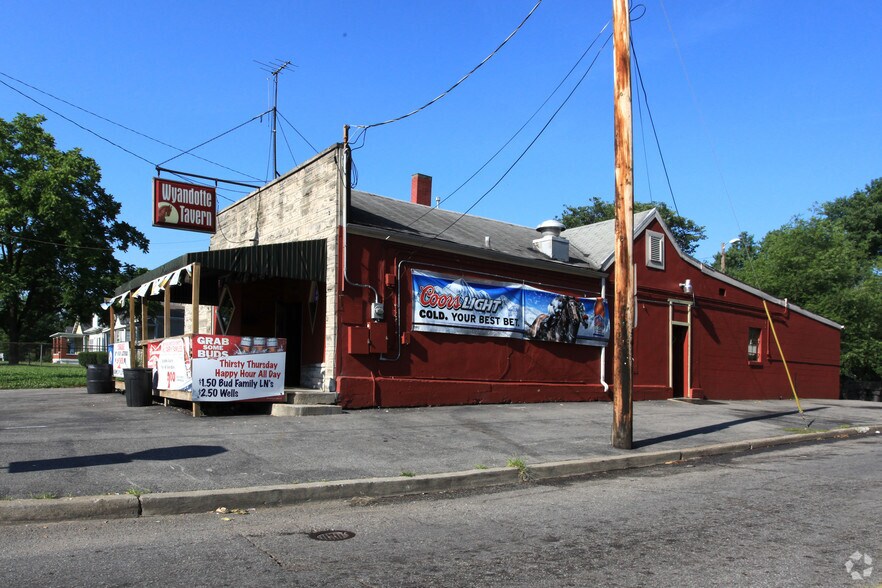 Primary Photo Of 3700 Taylor Blvd, Louisville Bar For Sale