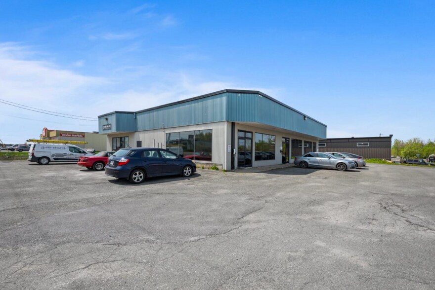 More Photos Of 34-36 Rue Saint-Jude S, Granby General Retail For Lease