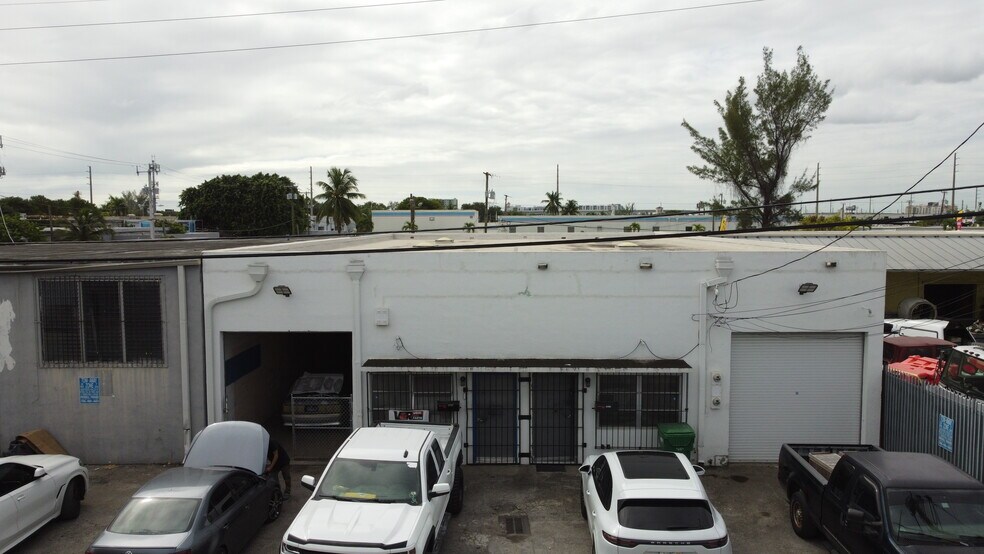 More Photos Of 3636 NW 48th Ter, Miami Manufacturing For Lease