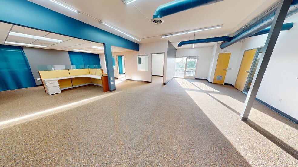 More Photos Of 1940 Garnet Ave, San Diego Medical For Sale