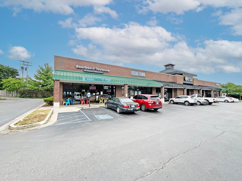 More Photos Of 1080 S Broadway, Lexington Unknown For Lease