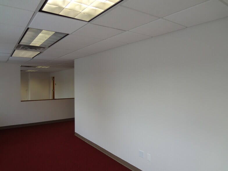More Photos Of 77 Lafayette Ave, White Plains Light Manufacturing For Lease