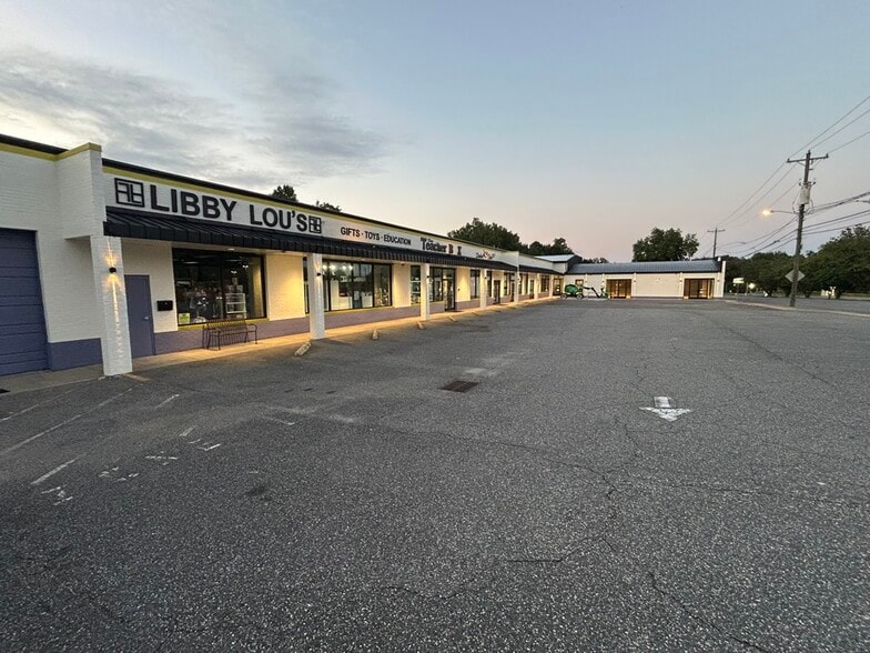 More Photos Of 225 Market St, Cramerton Freestanding For Lease