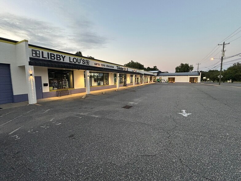 More Photos Of 225 Market St, Cramerton Freestanding For Lease
