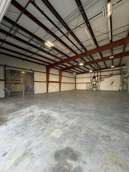 More Photos Of 1449 Field Park Cir, Marietta Warehouse For Lease