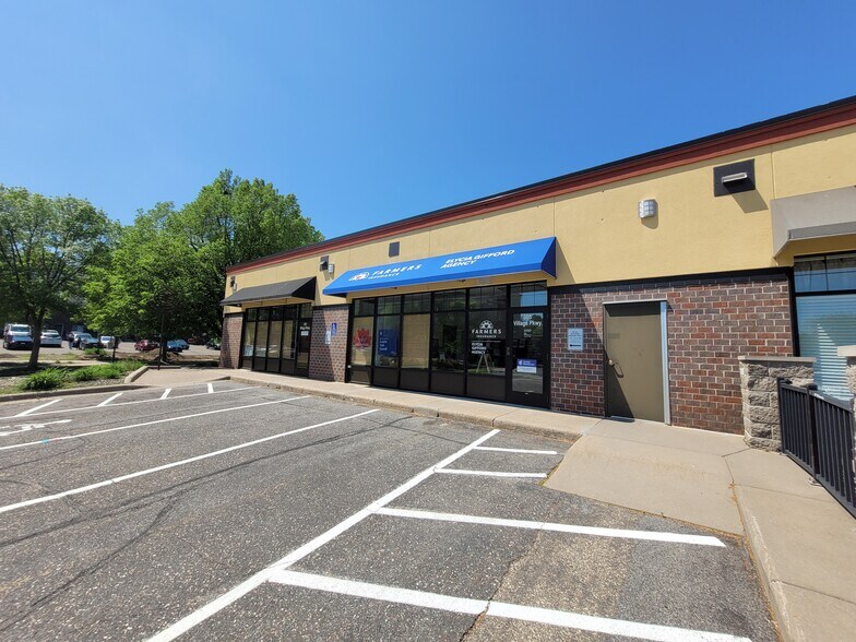 More Photos Of 35-49 Central St, Circle Pines General Retail For Lease