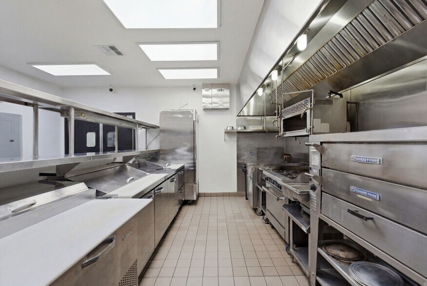 More Photos Of 31502 Riverside Dr, Lake Elsinore Restaurant For Sale